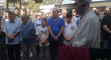 İzmir'de öldürülen öğretim görevlisine çocuklarından son veda