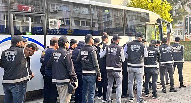 İzmir'deki FETÖ'ye kıskaç operasyonunda 28 tutuklama