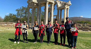 Jandarma ekipleri vatandaşları bilgilendiriyor