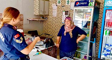 Jandarma ekiplerinden iş yerlerinde çalışan kadınlara destek