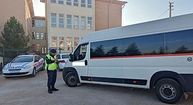 Jandarma ekiplerinden okul servislerine denetim