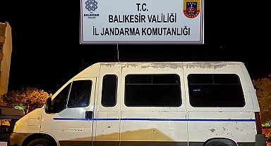 Jandarma operasyonunda 18 düzensiz göçmen ve 1 organizatör yakalandı