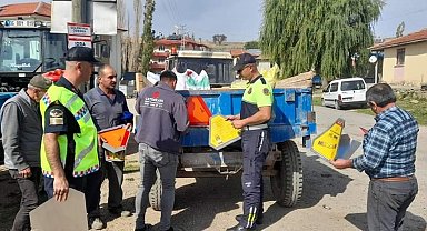 Jandarmadan traktör sürücülerine seminer