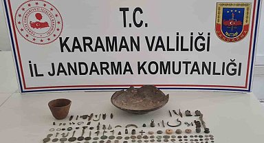 Jandarmanın durdurduğu araçtan çok sayıda tarihi eser çıktı