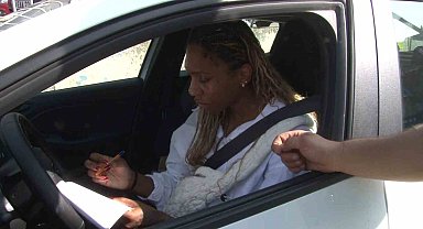 Kadıköy'de Galatasaraylı voleybol oyuncusu Danielle Cuttino'ya "kırmızı ışık" cezası