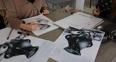 Kadınlar hem eğleniyor hem öğreniyor