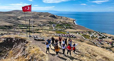 Kadınlar, sporu 2 bin 700 yıllık kalenin zirvesine taşıdı