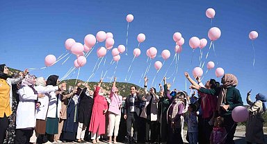 Kadınlara meme kanseri ile ilgili bilgiler verildi