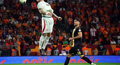 Kafa vuruşu futbolcularda alzaymır riskini 2 kat artırıyor