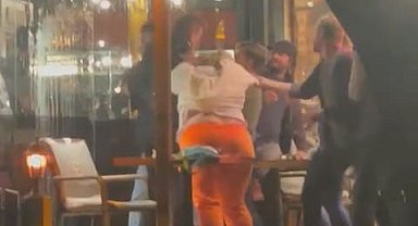 Kafede ortalık karıştı: Kadınlar saç saça kavga etti
