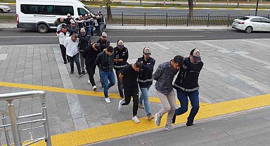 Kafes operasyonunda 8 kişi tutuklandı