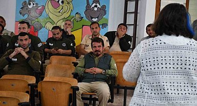 Kafeste yaşayan canlı bakımı eğitimi