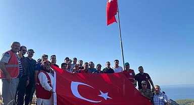 Kaledeki Türk bayrağı yenilendi