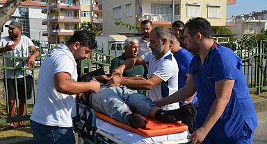 Kamyonete arkadan çarpan motosikletli, para nakil aracının altında kaldı