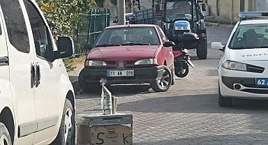 Kamyonetin kasasından düşen kovandan çıkan arılar mahalleyi istila etti