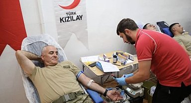 Kan bağışı kampanyasına katılan Samsun Garnizon Komutanlığı'na 'gümüş madalya'