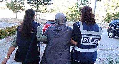 Karaman'da FETÖ'den aranan kadın evinin kilerindeki özel bölmede yakalandı