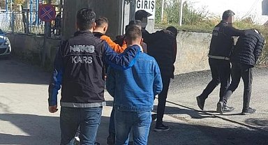 Kars'ta uyuşturucu taciri 3 kişi tutuklandı