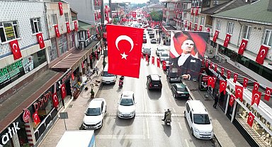 Kartepe Türk bayraklarıyla donatıldı
