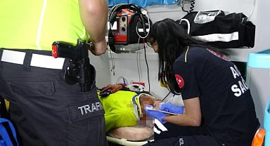 Kasksız çoban motosikletle 30 metre sürüklenerek ağır yaralandı