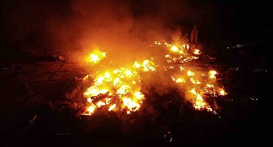 Kastamonu'da 20 evin kül olduğu yangın havadan görüntülendi