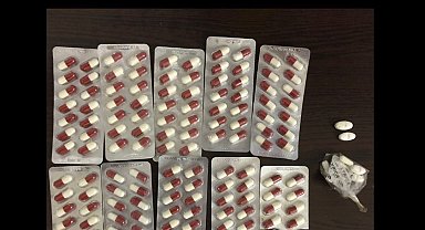 Kastamonu'da durdurulan araçta çok sayıda uyuşturucu hap ele geçirildi