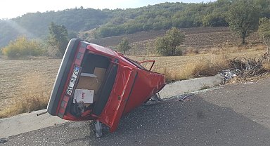 Kastamonu'da takla atan otomobilde iki kişi yaralandı