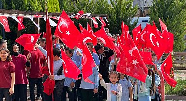 Kastamonu'nun Hanönü ilçesinde 29 Ekim Cumhuriyet Bayramı çelenk koyma töreni düzenlendi