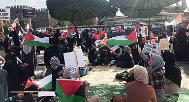 Kayseri'de Filistin için oturma eylemi başlatıldı