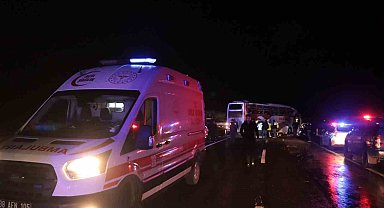 Kayseri'de yolcu otobüsü devrildi: Çok sayıda yaralı var