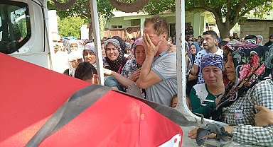 Kazada hayatını kaybeden uzman çavuş, kızının gözyaşlarıyla son yolculuğuna uğurlandı