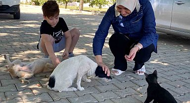 Kendi küçük sevgisi büyük