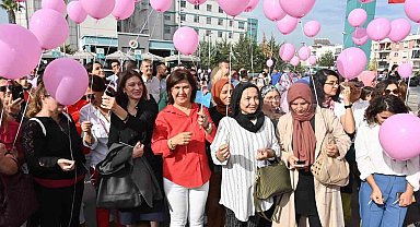 Kepez'de kanser farkındalığı için gökyüzüne pembe balon bırakıldı