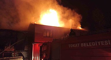 Kereste imalathanesindeki yangın söndürüldü