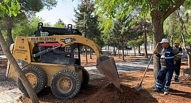 Kilis'te parklar refüj ve bulvarların bakımları sürüyor