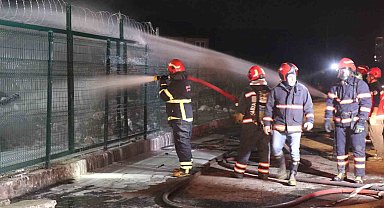 Kimyasal atıkların bulunduğu geri dönüşüm tesisinde korkutan yangın