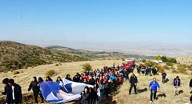 Kırıkkale'de Cumhuriyet'in 100. yılına özel yürüyüş