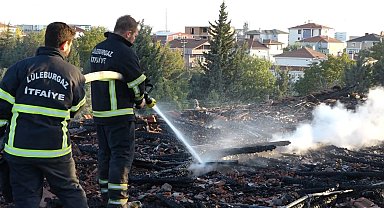 Kırklareli'nde okulun çatısında çıkan yangın söndürüldü: Eğitim öğretime ara verildi