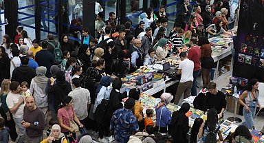 Kitap Fuarını 988 bin kişi ziyaret etti