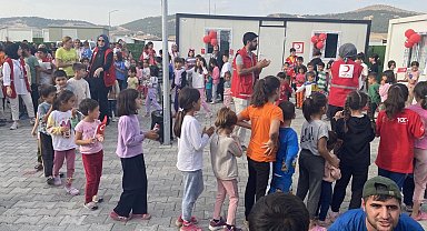 Kızılay Haftası etkinliğinde depremzede çocuklar doyasıya eğlendi
