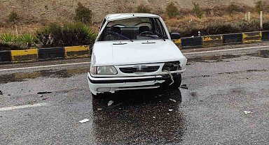 Kontroden çıkan otomobil refüje çarptı: 1 yaralı