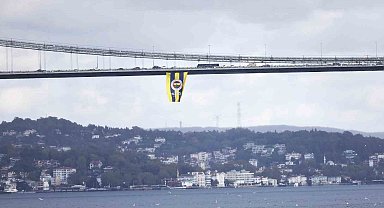Köprülere dev Fenerbahçe bayrakları asıldı