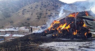 Köyde çıkan yangında 600 balya ot yandı