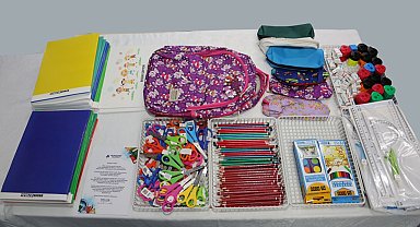 Küçükçekmece'de 3 bin öğrenciye kırtasiye malzemesi desteği