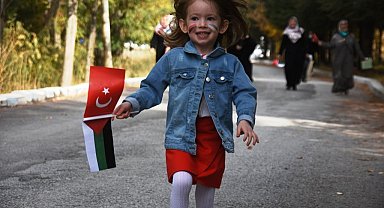 Kur'an kursu öğrencileri kumbaralarındaki paraları Filistin'e bağışladı