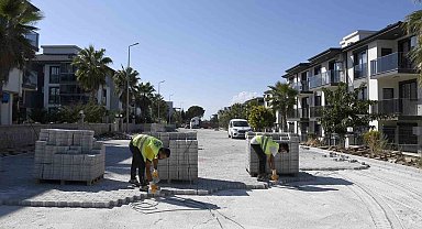 Kuşadası Belediyesi Davutlar Mahallesi'nde yoğun mesai yapıyor
