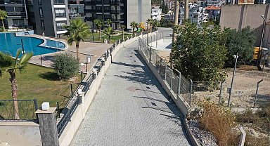 Kuşadası Belediyesi yol yapım çalışmalarına devam ediyor