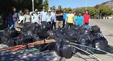 Kuşadası Doğal Botanik Park'tan bir kamyon çöp toplandı