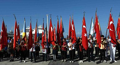 Kuşadası'nı cumhuriyetin 100. yıl coşkusu sardı