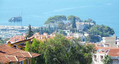 Kuşadası'nın tarihi oteli yıkıldı